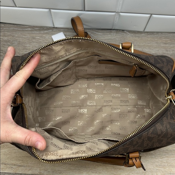 0301 Michael Kors Brown Signature Satchel 253640301 - Picture 4 of 14